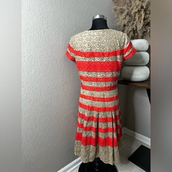 BCBG Max Azria Dasen Lace Dress Size 8 - Picture 3 of 4